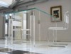 Мебель из стекла, модели обеденных и журнальных столов от производителя в Москве
