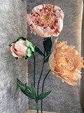 Пионы – композиция из 3-х цветов на подставке - 1 сутки