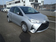 TOYOTA VITZ F