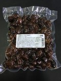 Вяленые черные маслины со специями и лавровым листом — в вакууме производства