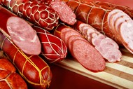 Колбасы и мясные деликатесы оптом