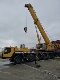 Автокран XCMG QAY200.