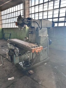 Продается  Станок универсальный консольно-фрезерный 6Р83Ш