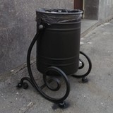 Уличная урна для мусора металлическая ВЛЦ с элементом ковки