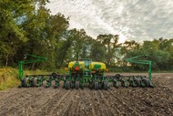 Гусеничный ход Soucy для посевных комплексов John Deere