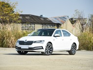 Skoda Superb 2024 2.0T DSG Luxury