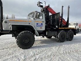 Лесовоз Урал с манипулятором