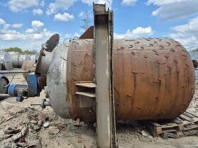 Реактор нержавеющий, объем — 5 куб.м., рубашка, мешалка, инв 3499