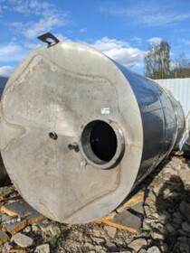 Емкость нержавеющая, объем -10 куб.м., вертикальная, инв 3700