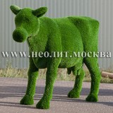 Фигура из искусственной травы Корова